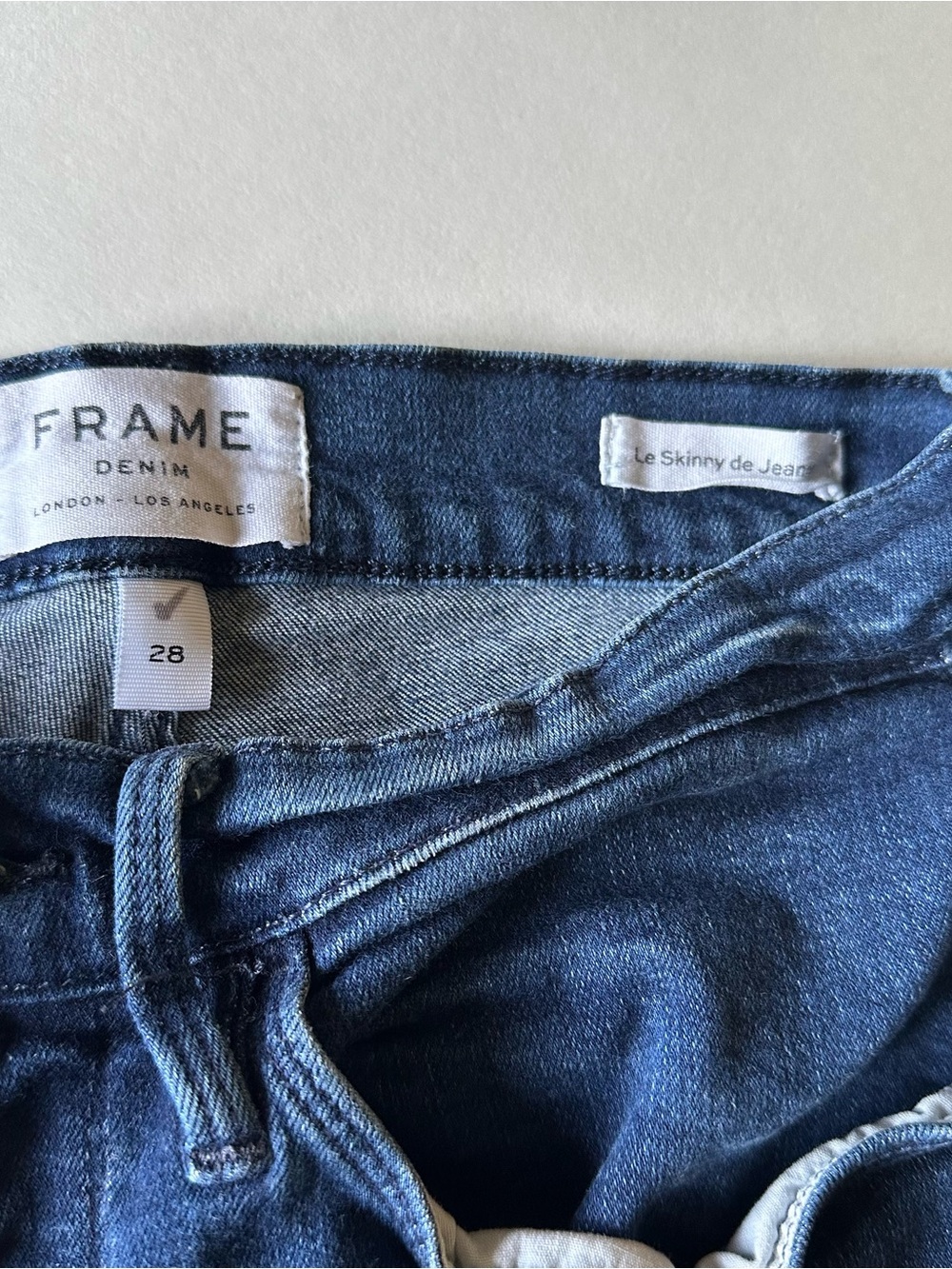 FRAME Le Skinny de Jeanne Raw Hem Ankle Jeans Dark Wash‎ Blue Size 28